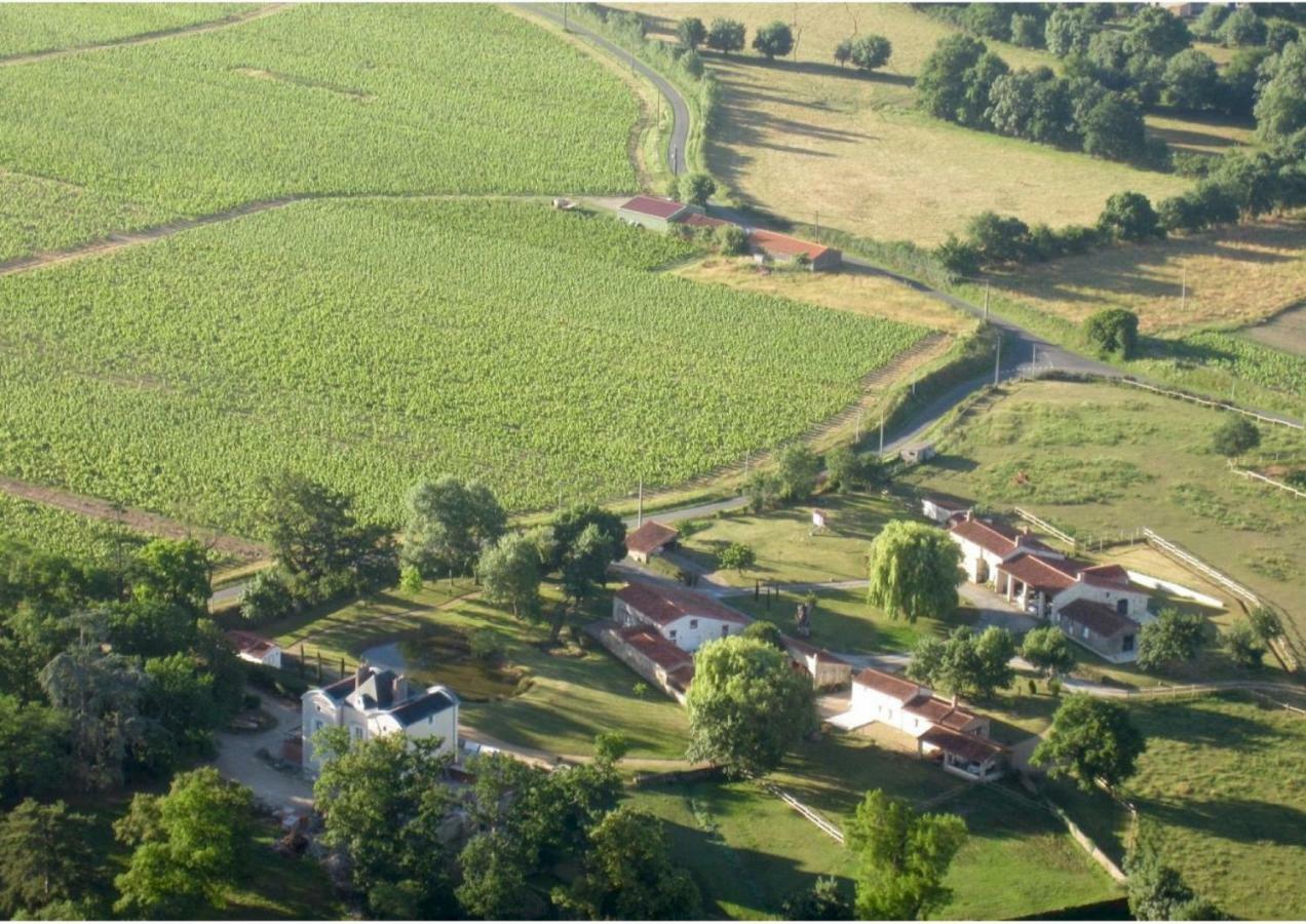 Domaine Du Chene Crucy Bed and Breakfast Liré Exteriör bild